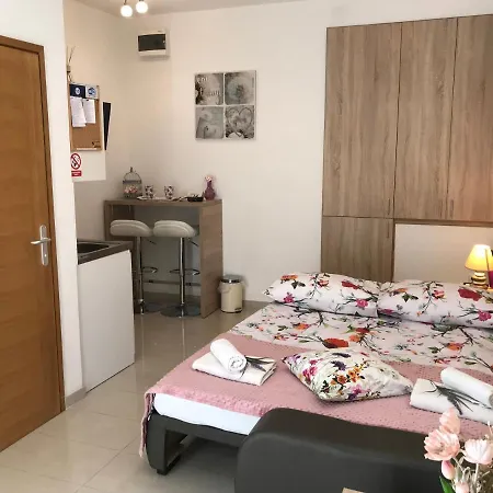 Studio Apartment Legcevic Kastela Exterior photo