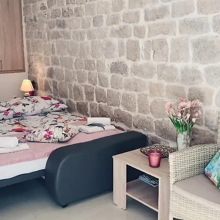 Studio Apartment Legcevic Kastela Exterior photo